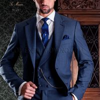 azul com gravata azul 