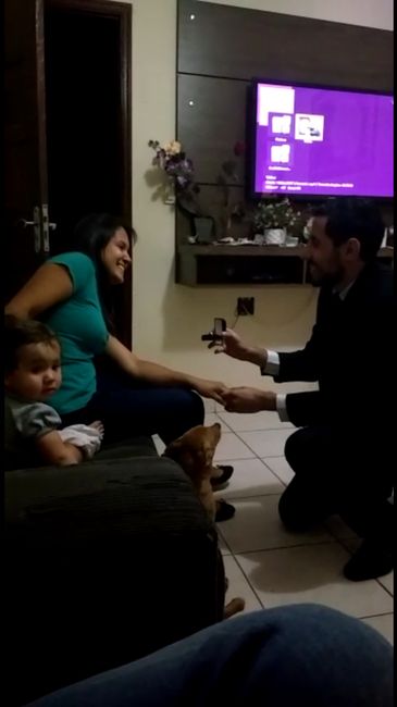 .......... e mim pediu em casamento s2, fiquei sem reação..... simplesmente foi lindooo!!!!
