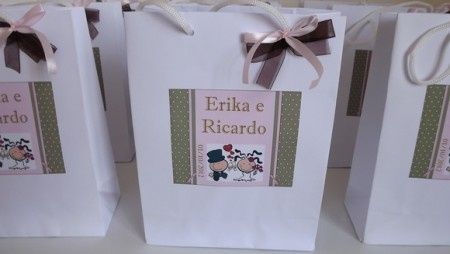 Clássico, porém, baratinho rs (É só mandar fazer a arte, imprimir em papel adesivo e decorar da mane