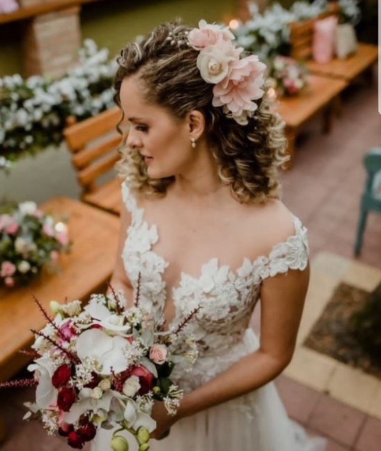 penteado para noiva cacheada 9