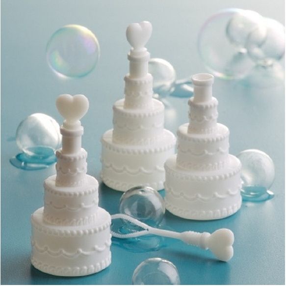 Bolinhas de Sabão em formato de Bolo de Casamento
