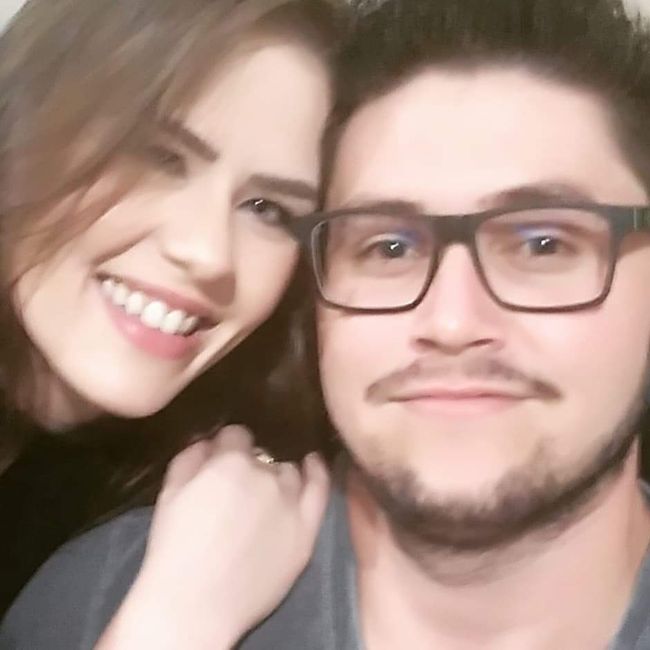 Qual a primeira foto de casal que postou nas redes sociais? 8