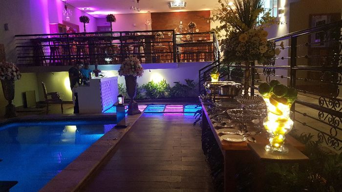 Decoração da Festa - Quero muito essa pista de LED que chega até o Bartender