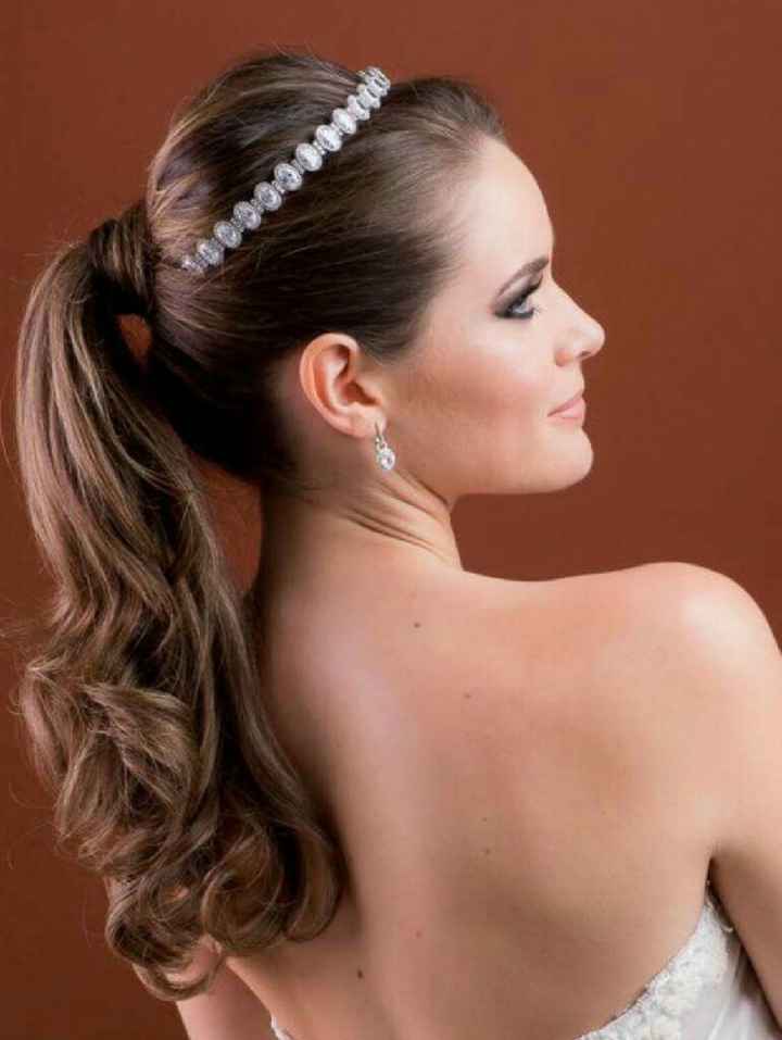 Rabo de cavalo para noivas: 9 variações de penteados modernos, elegantes e casuais! - 2