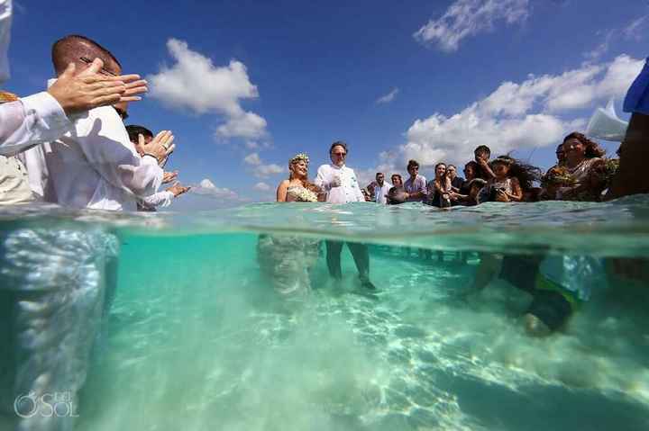 Casamento pé na areia? esse foi realizado dentro do mar!!! #vemver - 5