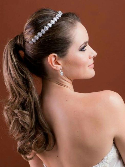 Rabo de cavalo para noivas: 9 variações de penteados modernos, elegantes e casuais! - 2