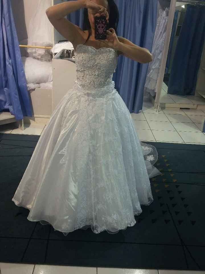 Noivinhas qual vestido vcs escolheriam com renda ou strass? - 1