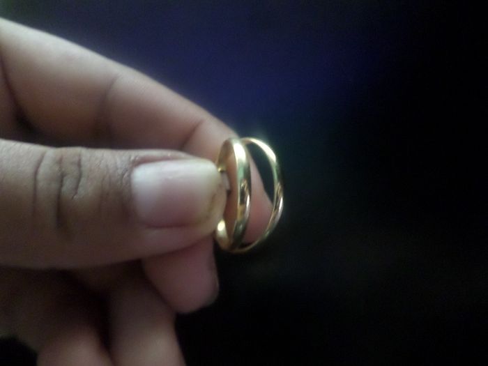 Aqui nossas alianças de casamento. 