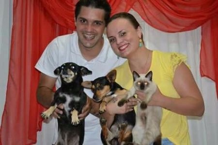 Tenho uma amiga que quero chamar para ser minha madrinha, e tambem um amigo! Eles não são um casal d