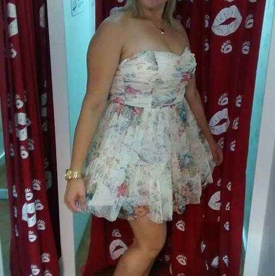Noivinhas o que v6 acham desse vestido - 1