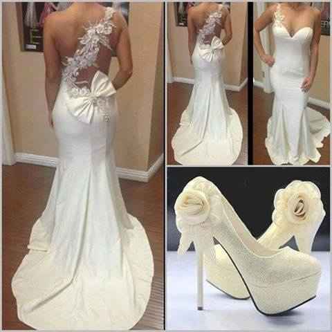 eu acho esse vestido literalmente perfeito..