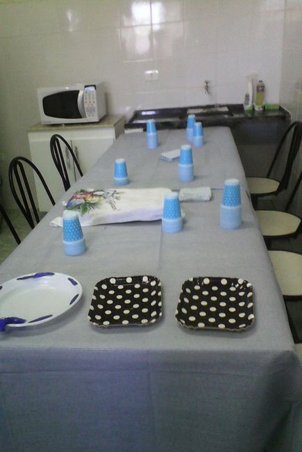 Mesa de guloseimas - só que tirei foto antes de colocar as coisas kkk