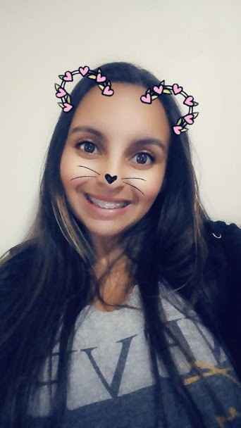 Até enfeite na testa pra disfarçar a gente põe, mas sem sucesso! kkk