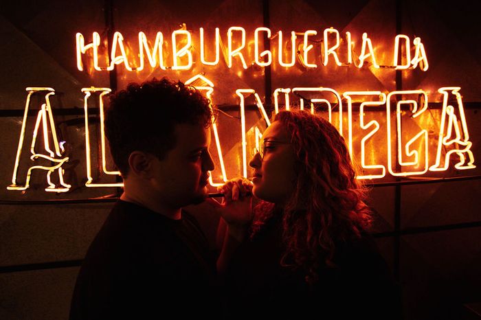Pré-wedding numa hamburgueria! Vem ver 🍔 10