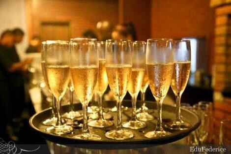 Champagne - brinca com os convidados - 2