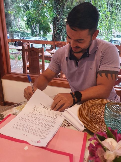 Assinando contrato com o local do casamento 👰‍♀️❣ - 2