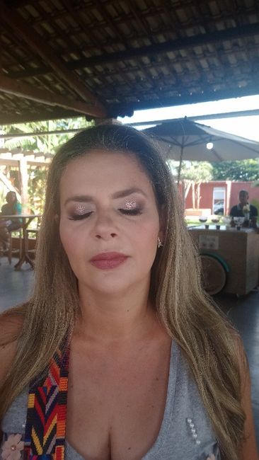 Encontro de noivas, ganhei uma maquiagem profissional 5