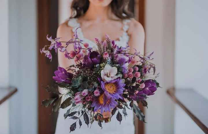 Bouquet Roxo