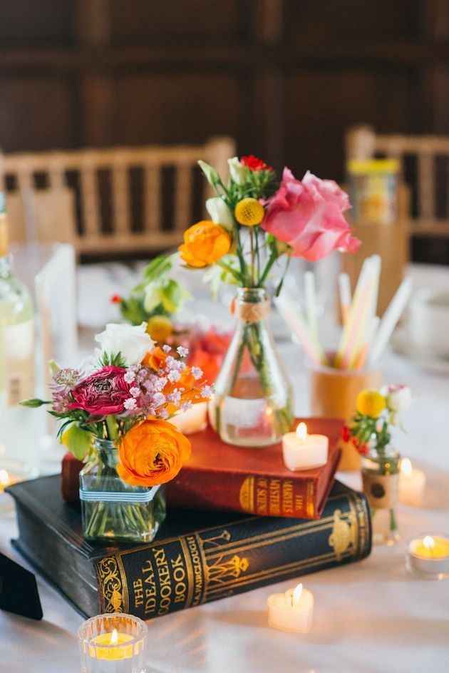 Livros como centros de mesa