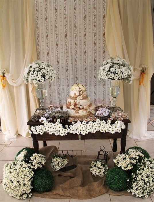 Decoração com margaridas no chão