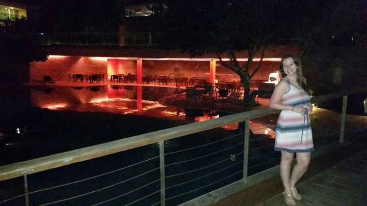 O hotel a noite ...