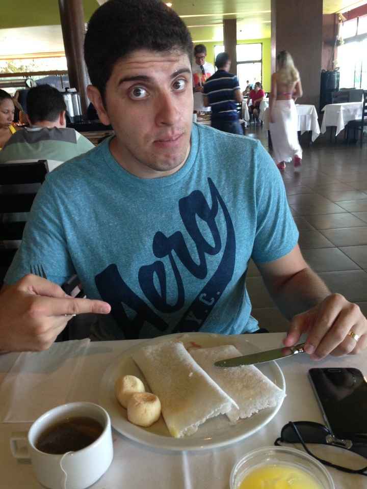 Noivo se deliciando com as tapiocas