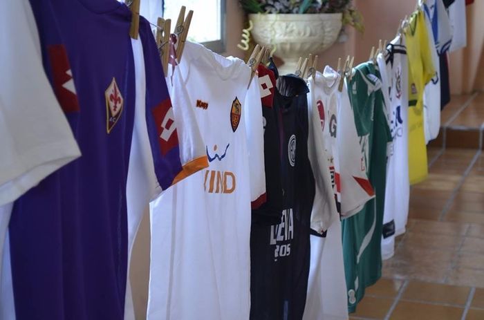 Varal de Camisetas de Futebol