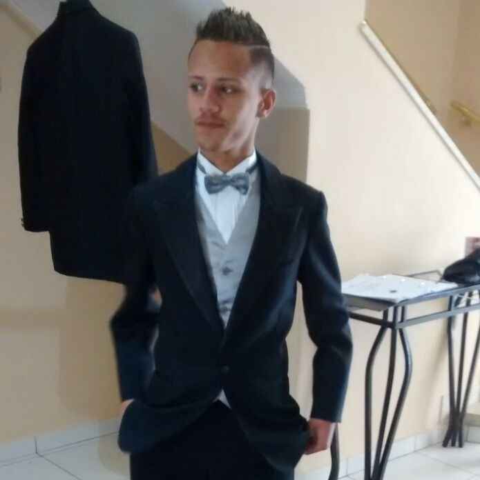 Willian - sobrinho 17 anos - entrará com a Bíblia ao lado do irmão com as alianças