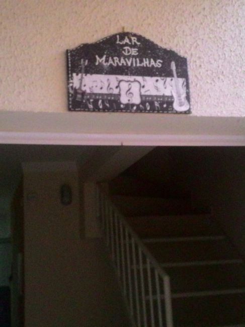 Placa de entrada "Lar de Maravilhas"