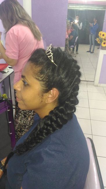 SEGUNDA - Sem o topete com a coroa, mas vi que não curti, não combina com meu estilo