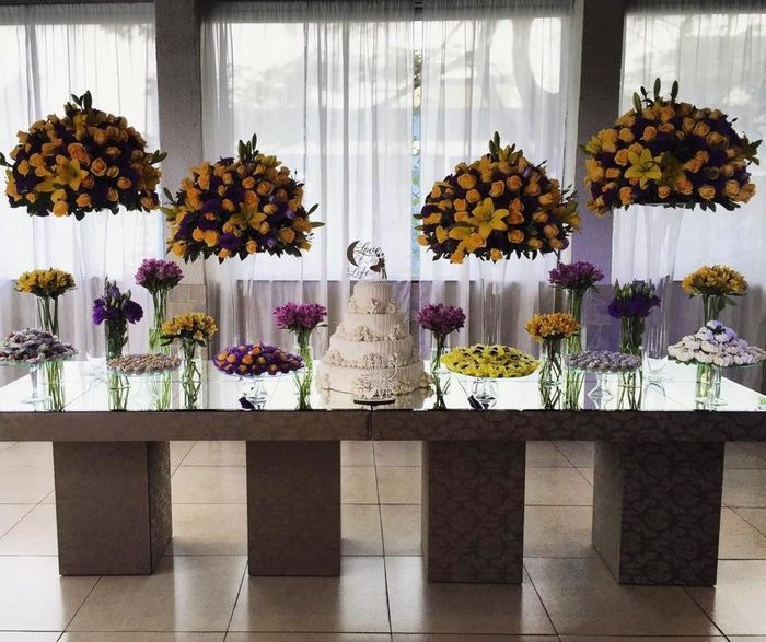 Nossa decoração roxo e amarelo ficou bárbara 