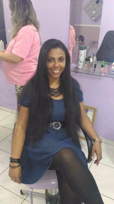 Escovado no teste do penteado para o casamento