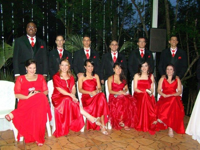Madrinhas com a mesma cor de vestido : Vermelho Ferrari