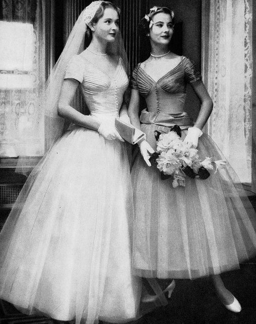 Vestidos de noiva de décadas passadas (1900 a 1990): Década 50- 1950 1