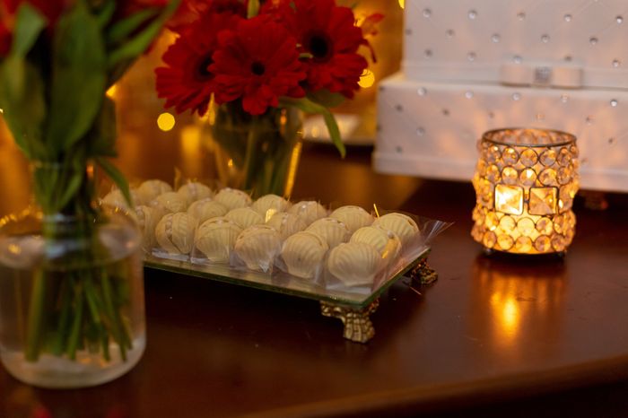 Fotos da decoração do buffet, doces finos, lembrancinhas e topo de bolo 4