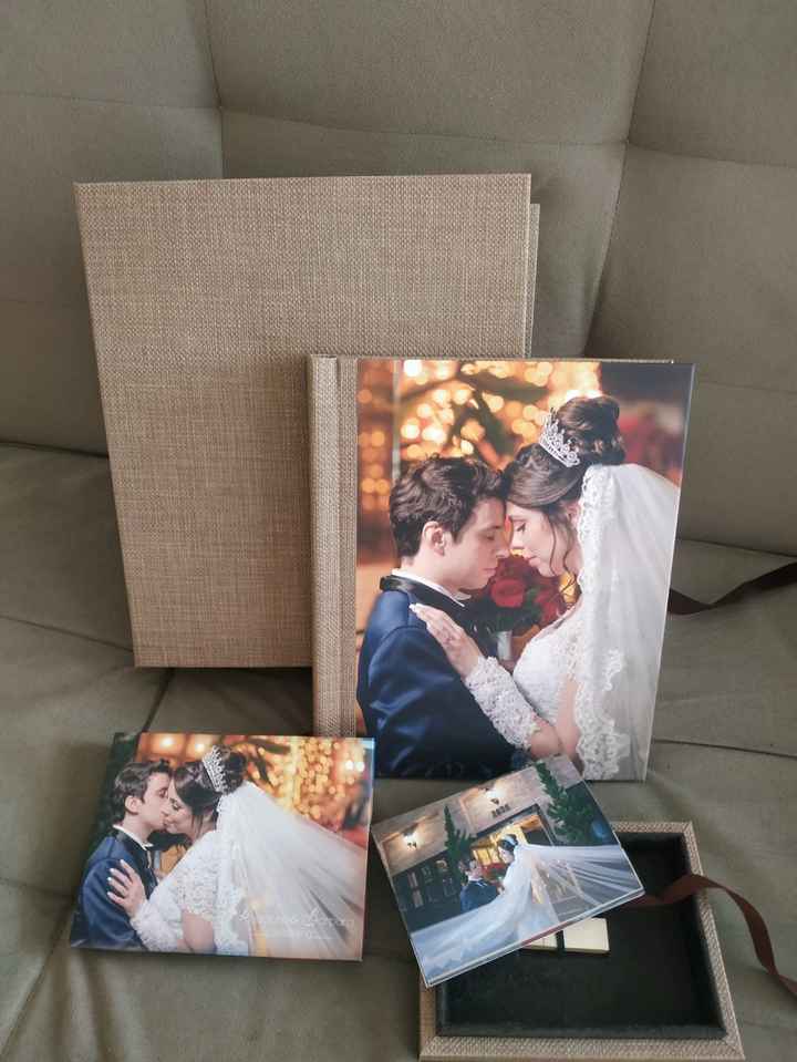 As fotos oficiais e o álbum do dia c chegaram 💖🙏🏻 - 1