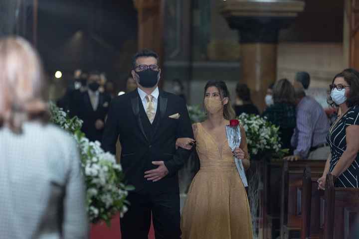 a Entrada dos padrinhos e das madrinhas na cerimônia - Nosso Casamento B&r - 2