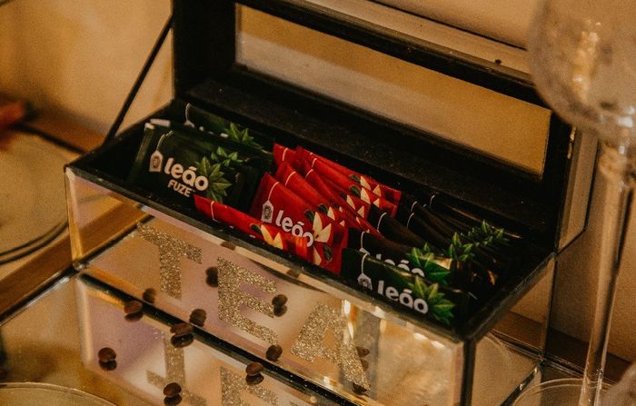 outros detalhes da mesa de chá e café