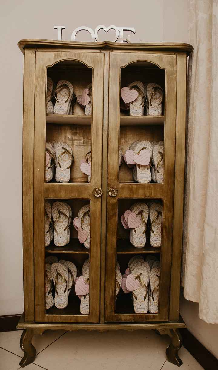 armário dos chinelos (lembrancinhas das mulheres)