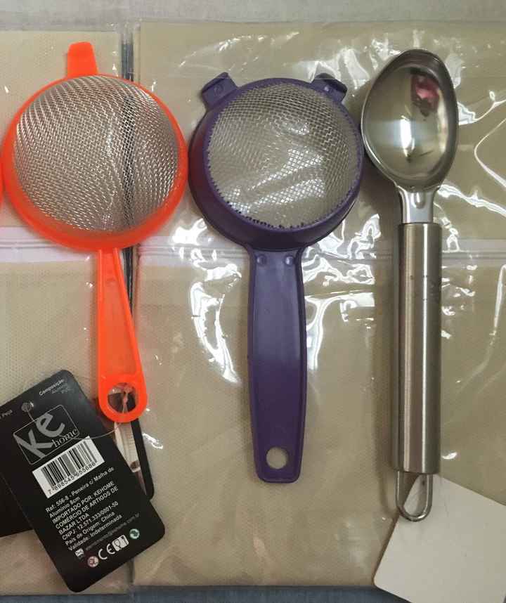 Peneiras e concha para sorvete