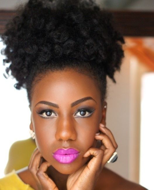 Negra com Batom Rosa