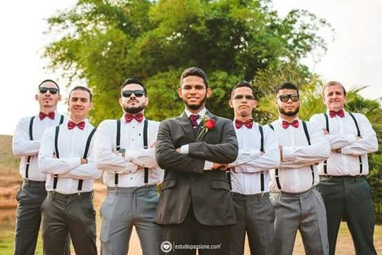 Noivo com os padrinhos