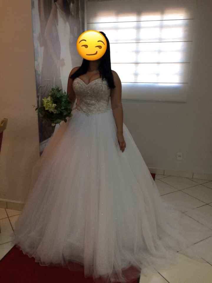 Esse vestido com este penteado? - 1