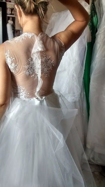 Detalhe da renda nas costas...vou pedir para ela acrescentar mais renda e ainda tem a aplicação de b