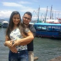 Nós amamos porque ele nos amou primeiro. 