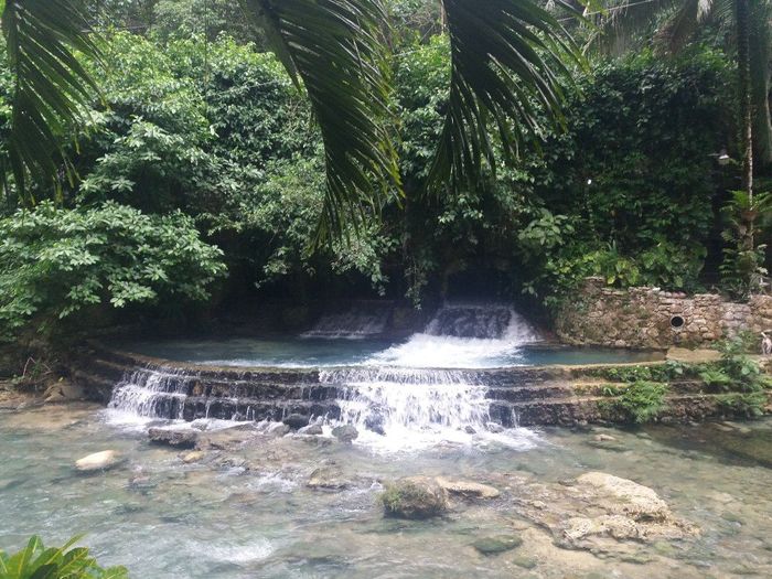 Caminho para Kawasan Falls