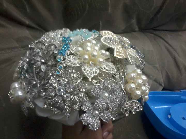 bouque de broches