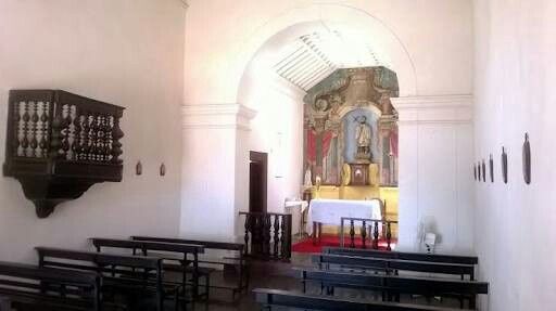 Local aberto com capela - 3
