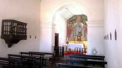 Local aberto com capela - 3