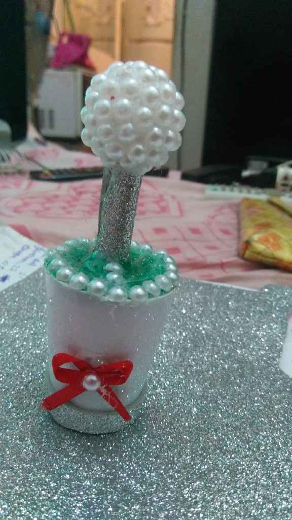 Confecção do Centro de Mesa, Lágrimas de alegria, e decoração da mesa do bolo - 1